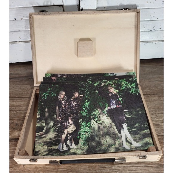 CHANEL Novelty Wooden Box Fashion 2015/16 Cruise Collection Rare VIP Gift - Picture 2 of 4